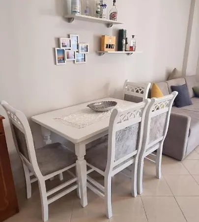 Berg Seaview Апартаменты *